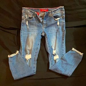 Gogo Star Ripped Jeans (Capris)